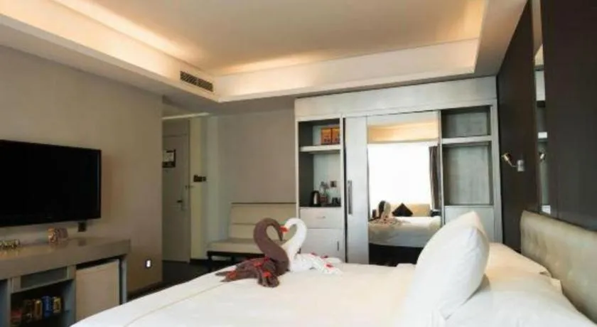 Bed in Urumqi Bayinhe Hotel