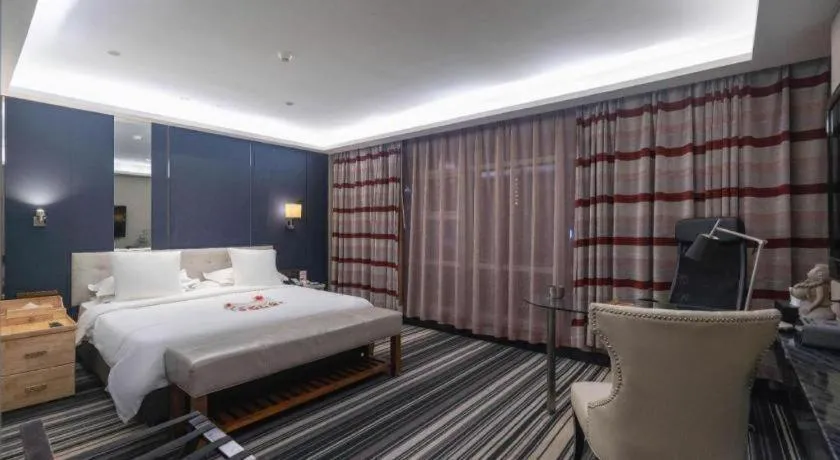 Bed in Urumqi Bayinhe Hotel