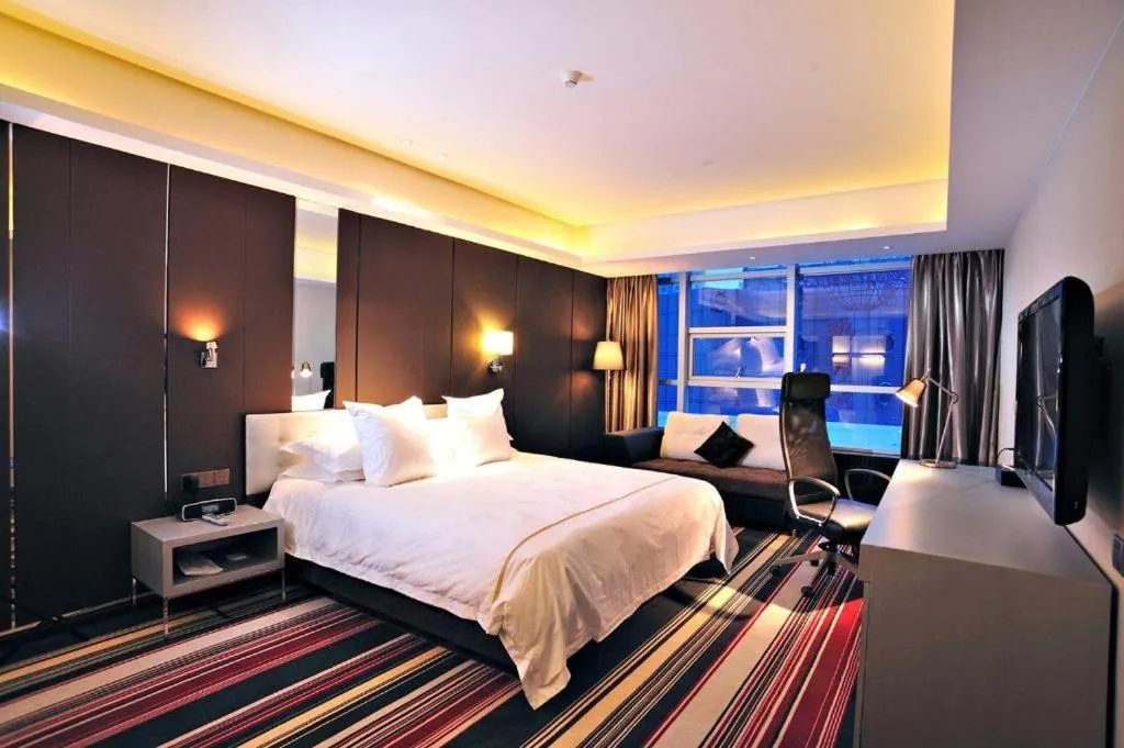 Bed in Urumqi Bayinhe Hotel