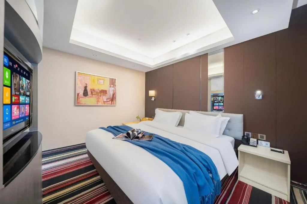 Bed in Urumqi Bayinhe Hotel