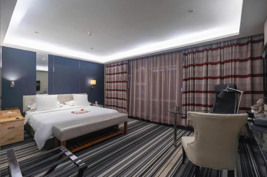 Bed in Urumqi Bayinhe Hotel