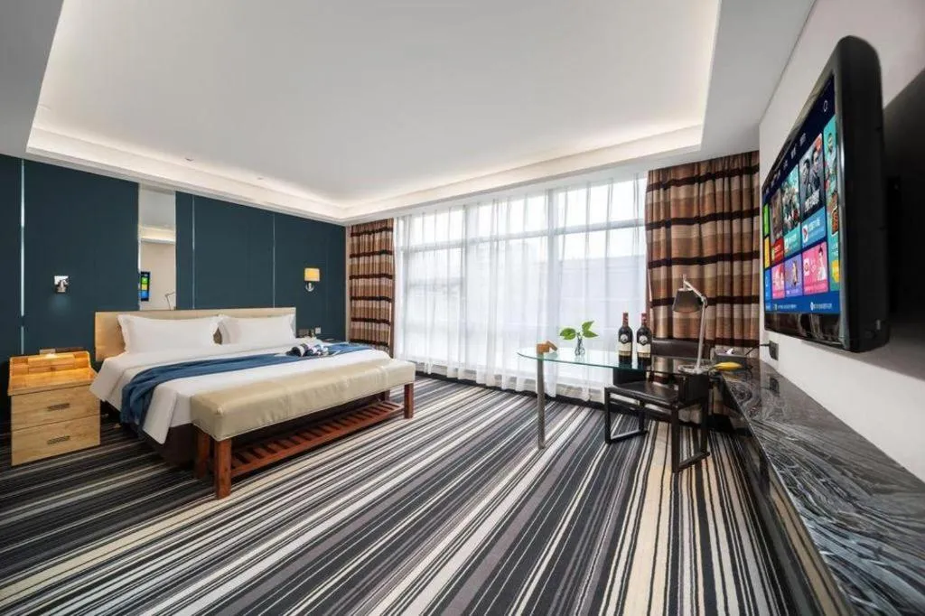 Bed in Urumqi Bayinhe Hotel