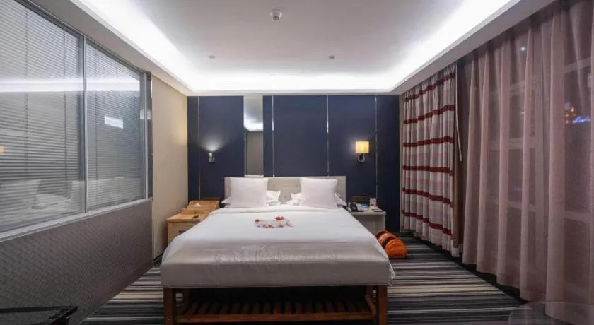 Bed in Urumqi Bayinhe Hotel