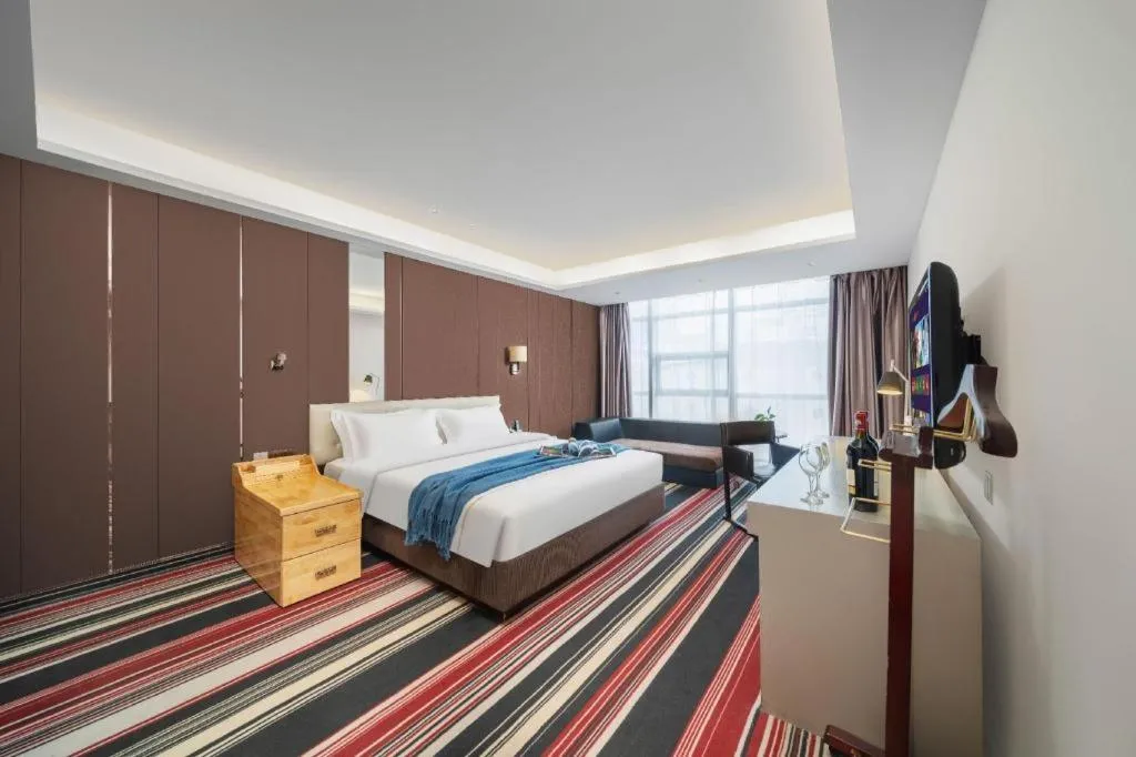 Bed in Urumqi Bayinhe Hotel