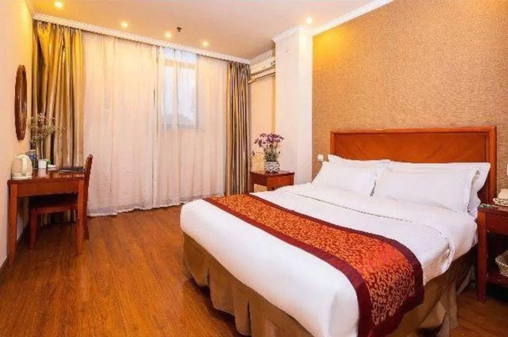 Bed in GreenTree Inn Jiangsu Wuxi Meiyuan Kaiyuan Temple Subway Master Station Express Hotel