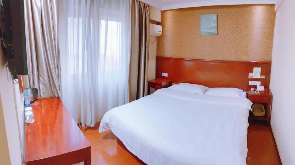 Bed in GreenTree Inn Xi'an Bell and Drum Tower Food Street Ancient City Wall Ximen Express Hotel