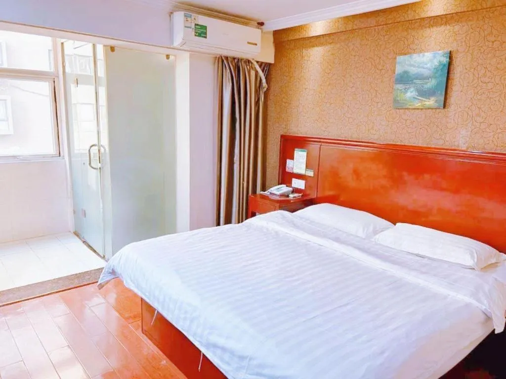 Bed in GreenTree Inn Xi'an Bell and Drum Tower Food Street Ancient City Wall Ximen Express Hotel