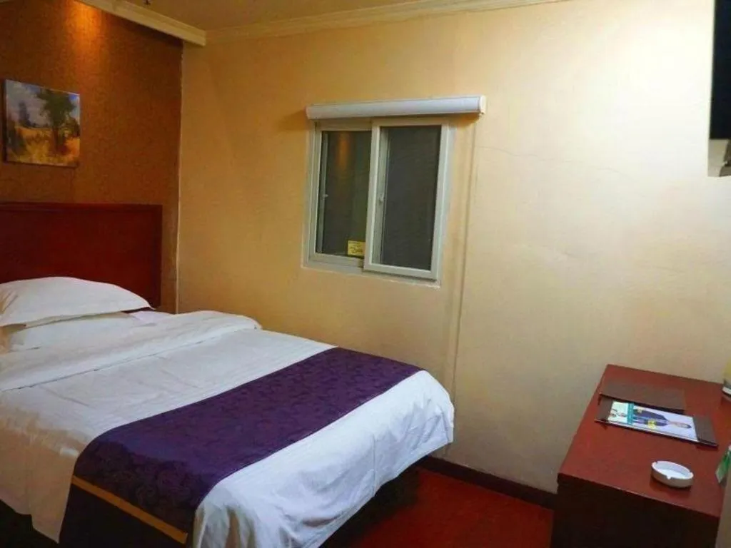 Bed in GreenTree Inn Xi'an Bell and Drum Tower Food Street Ancient City Wall Ximen Express Hotel