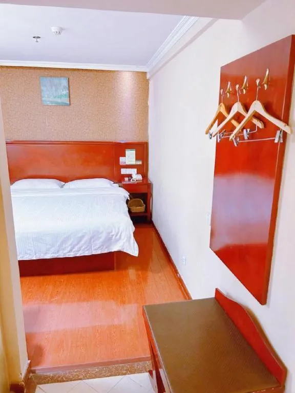 Bed in GreenTree Inn Xi'an Bell and Drum Tower Food Street Ancient City Wall Ximen Express Hotel