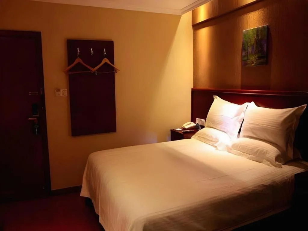 Bed in GreenTree Inn Xi'an Bell and Drum Tower Food Street Ancient City Wall Ximen Express Hotel