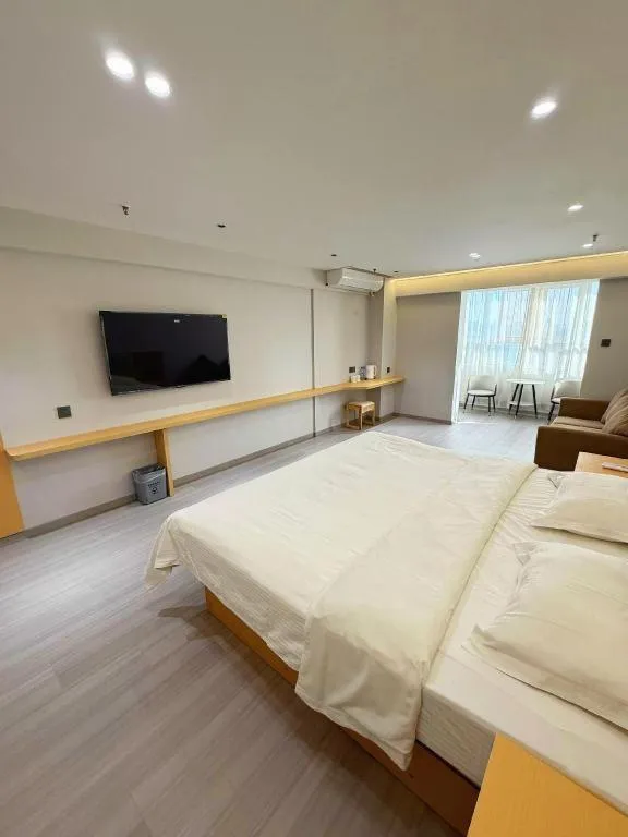 Bed in GreenTree Inn Xi'an Bell and Drum Tower Food Street Ancient City Wall Ximen Express Hotel