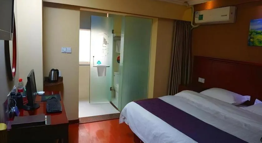 Bed in GreenTree Inn Xi'an Bell and Drum Tower Food Street Ancient City Wall Ximen Express Hotel