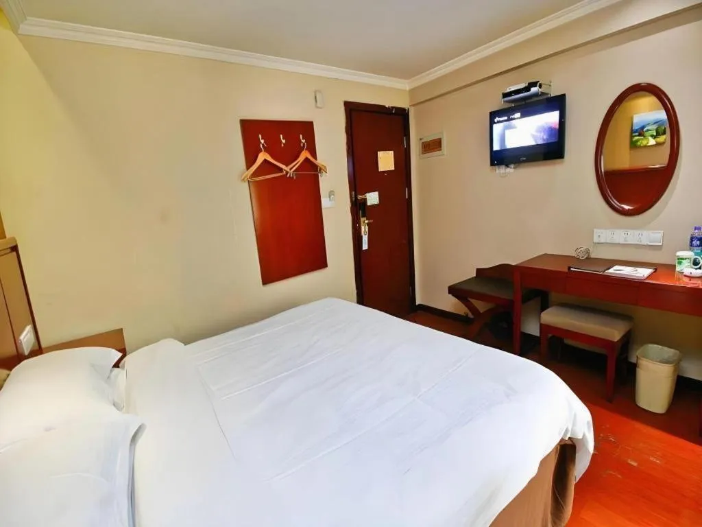 Bed in GreenTree Inn Xi'an Bell and Drum Tower Food Street Ancient City Wall Ximen Express Hotel