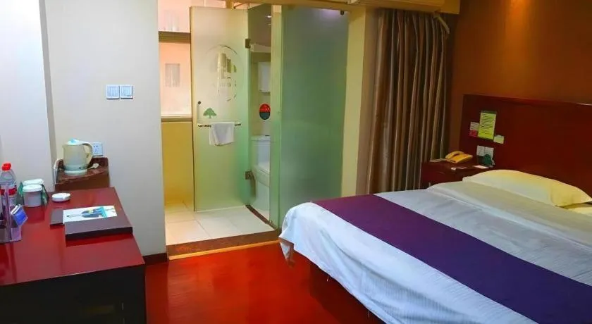 Bed in GreenTree Inn Xi'an Bell and Drum Tower Food Street Ancient City Wall Ximen Express Hotel