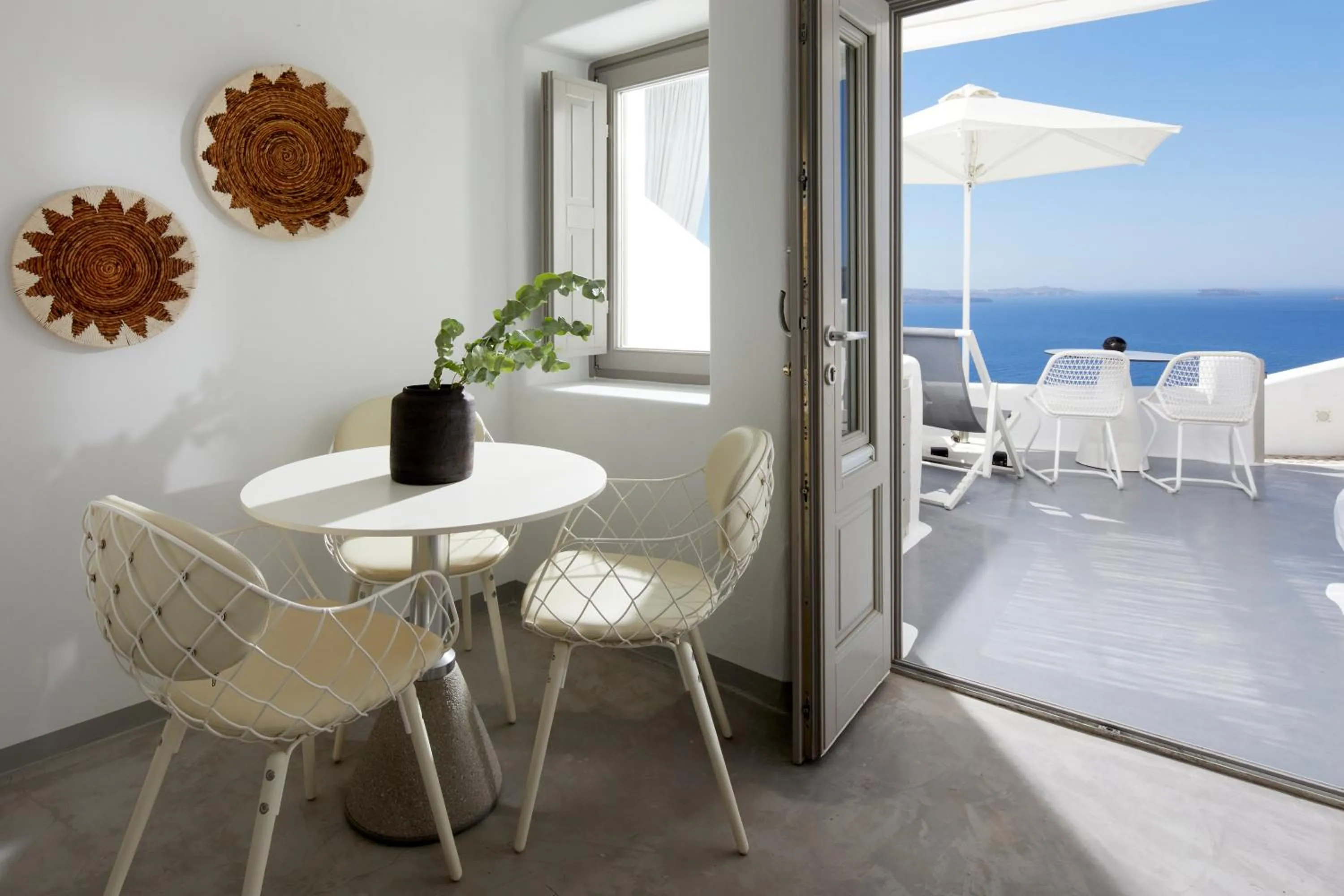 Dining area in Filotera Suites