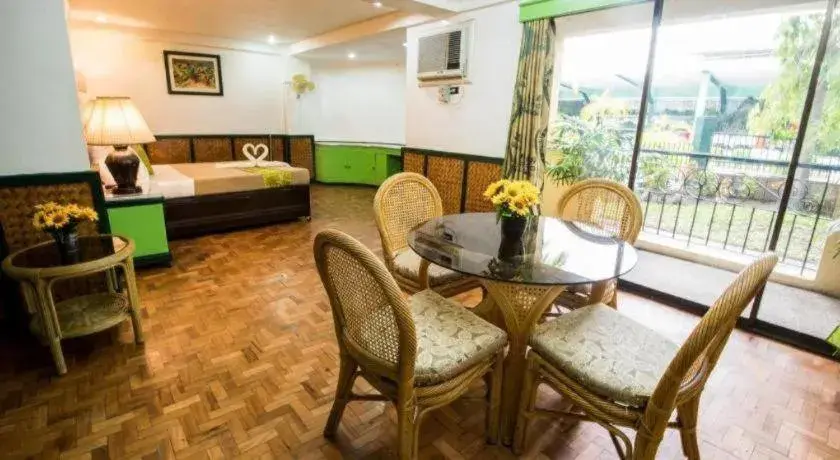 Bed in Family Country Hotel and Convention Centre Bed in Family Country Hotel and Convention Centre