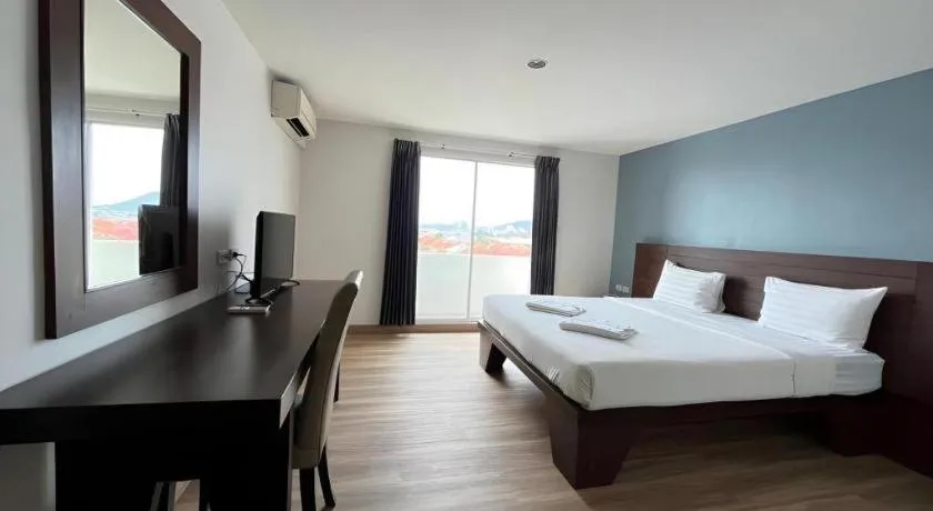 Bed in Laemchabang City Hotel