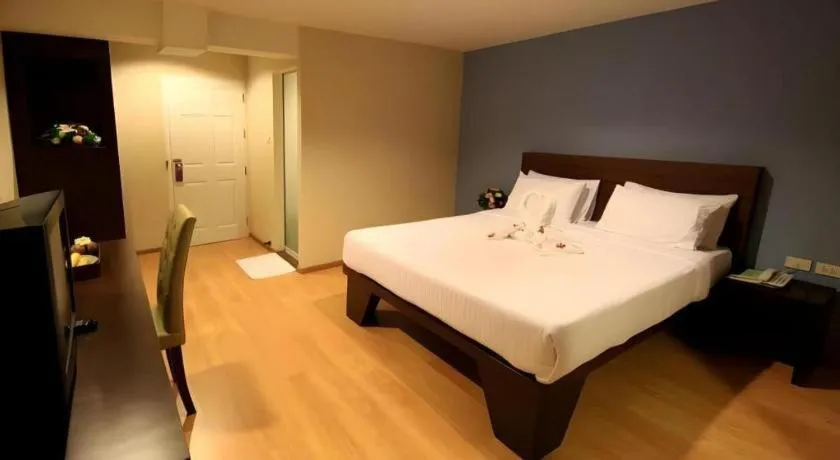 Bed in Laemchabang City Hotel