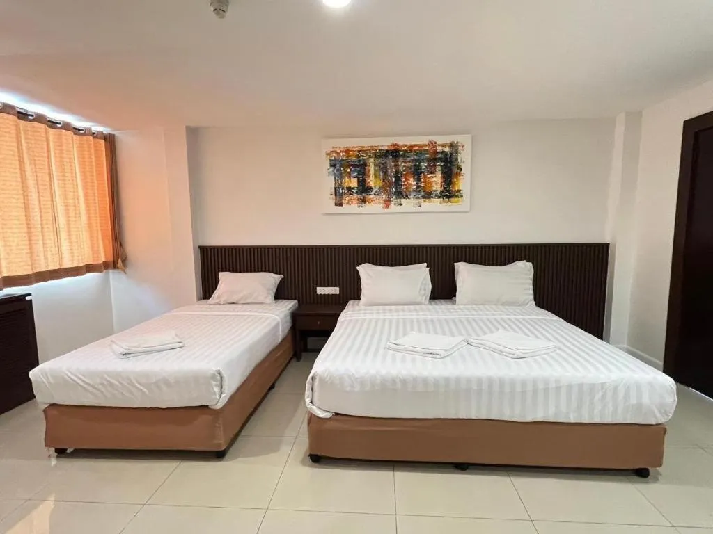 Bed in Laemchabang City Hotel