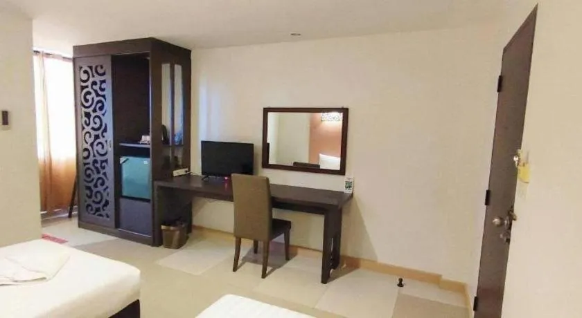 Bed in Laemchabang City Hotel