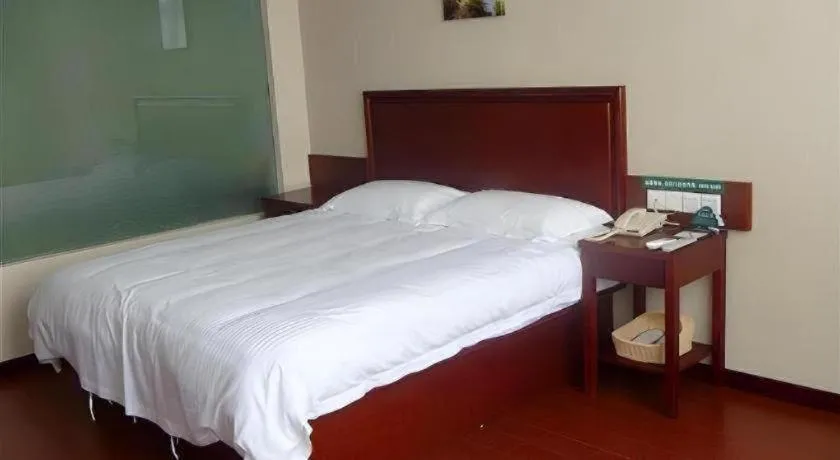 Bed in GreenTree Inn Bozhou Weiwu Road Hotel