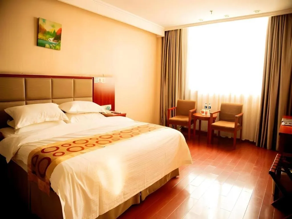 Bed in GreenTree Inn Bozhou Weiwu Road Hotel