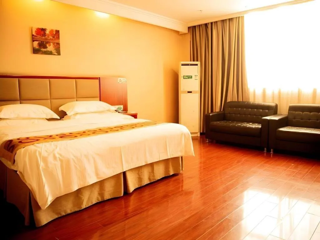 Bed in GreenTree Inn Bozhou Weiwu Road Hotel
