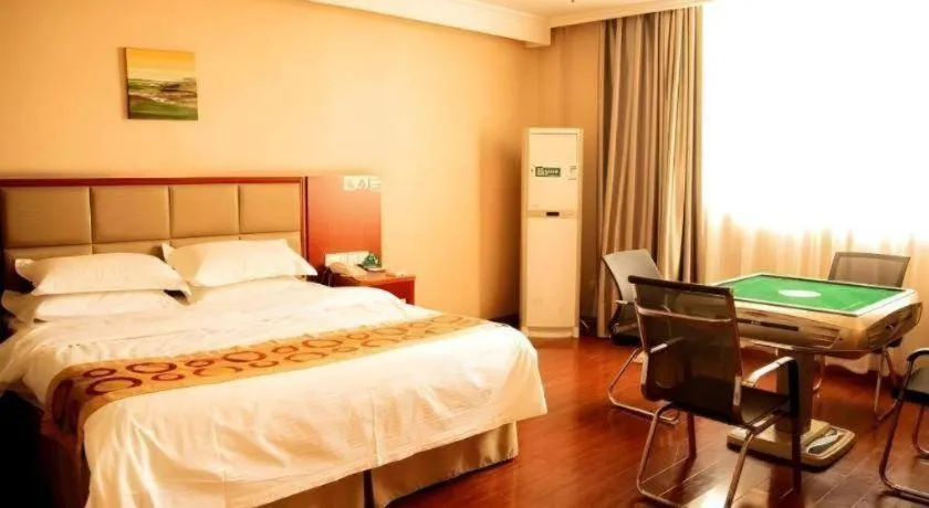 Bed in GreenTree Inn Bozhou Weiwu Road Hotel