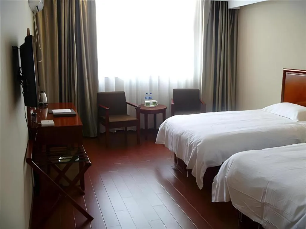 Bed in GreenTree Inn Bozhou Weiwu Road Hotel