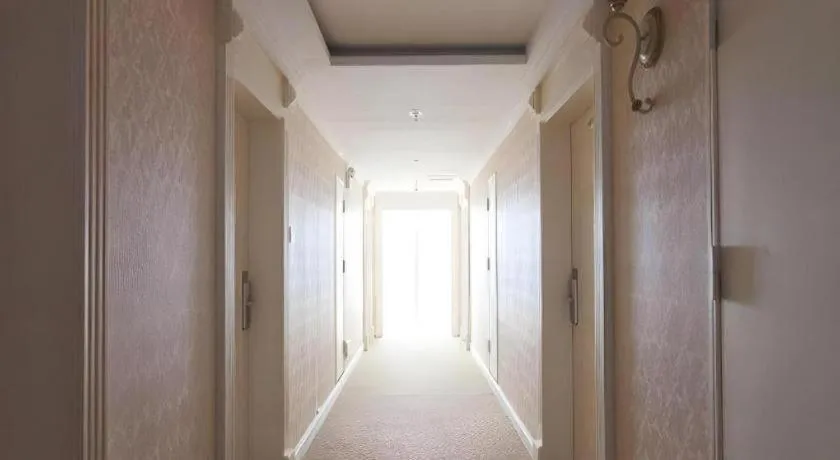 Exchange Bank Hotel Hainan