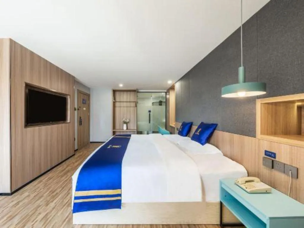 Bed in Super 8 Hotel Xiamen Railway Station