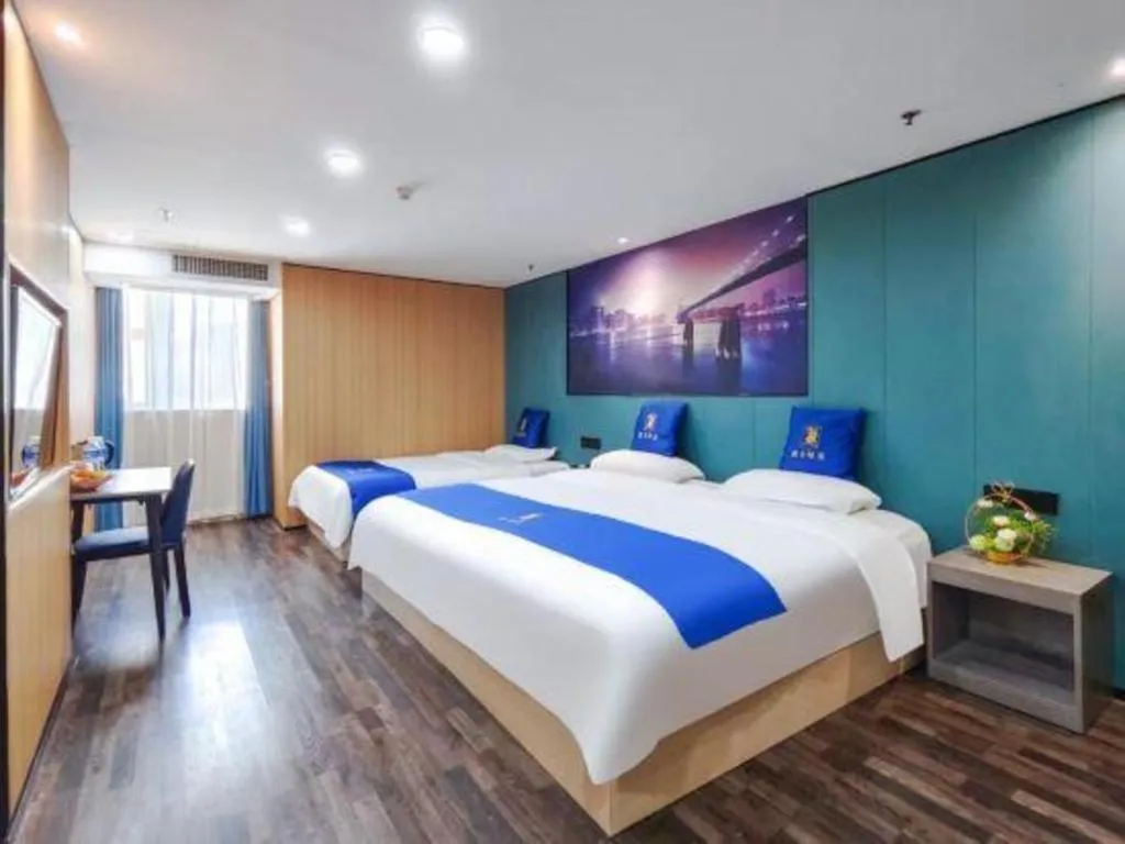 Bed in Super 8 Hotel Xiamen Railway Station