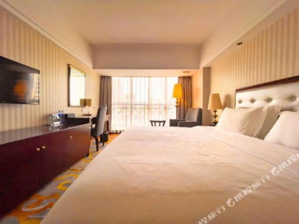 Bed in Yunhai Hotel Zhuhai