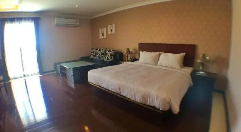 Bed in Grand Hoyah Hotel Bed in Grand Hoyah Hotel