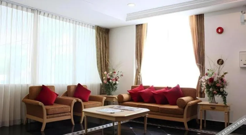 Romance Hotel Srinakarin