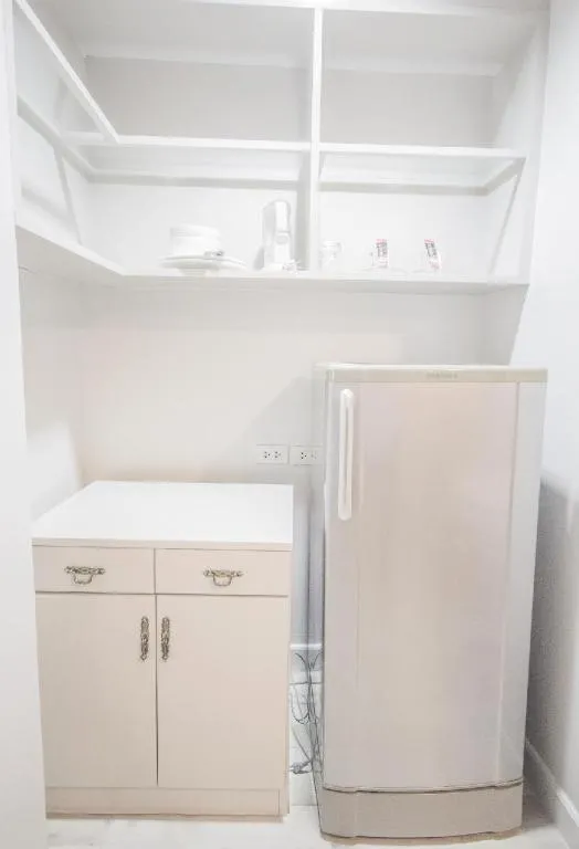 Romance Hotel Srinakarin