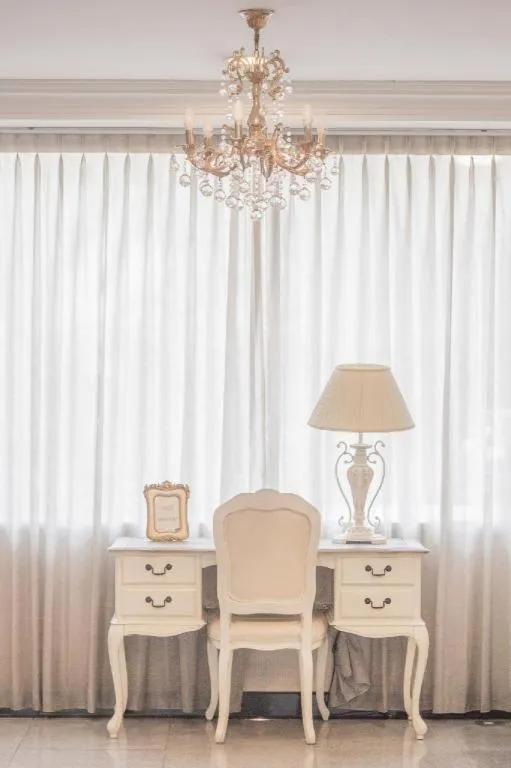 Romance Hotel Srinakarin