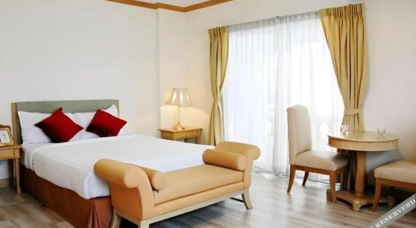 Bed in Romance Hotel Srinakarin