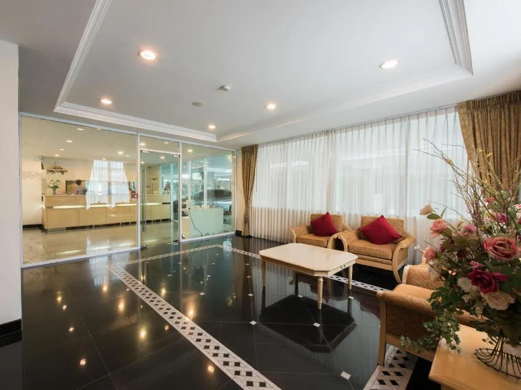 Romance Hotel Srinakarin