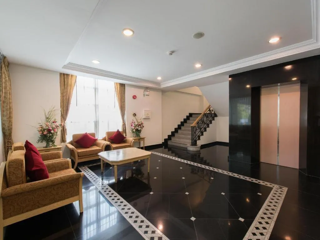 Romance Hotel Srinakarin