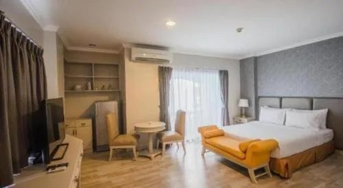 Romance Hotel Srinakarin