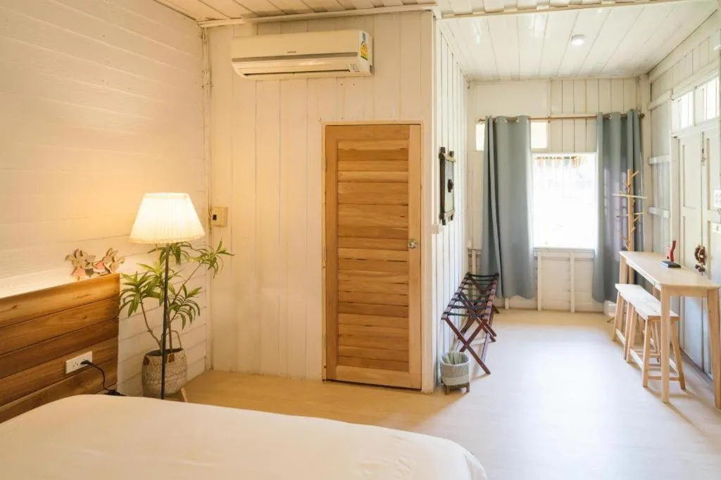 Bed in Baan Norn Plearn