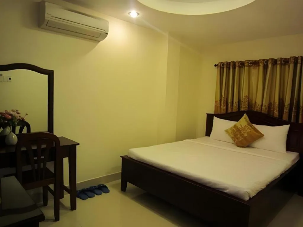 Bed in Nui Thanh Hotel