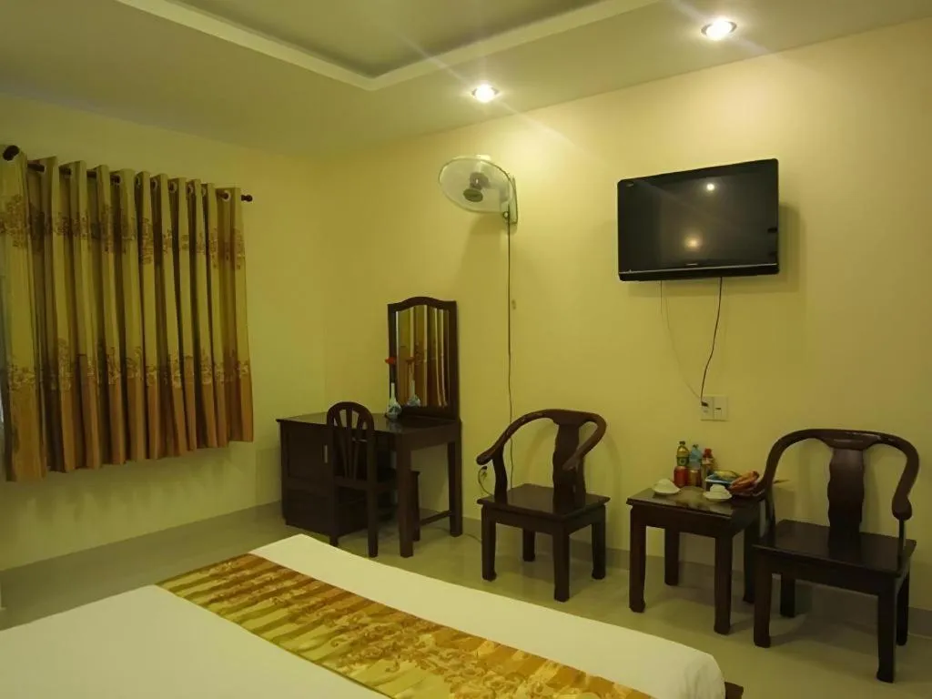 Bed in Nui Thanh Hotel