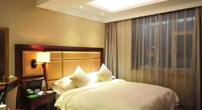 Bed in Changchun Global Hotel