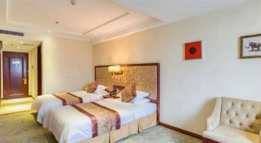 Bed in Changchun Global Hotel