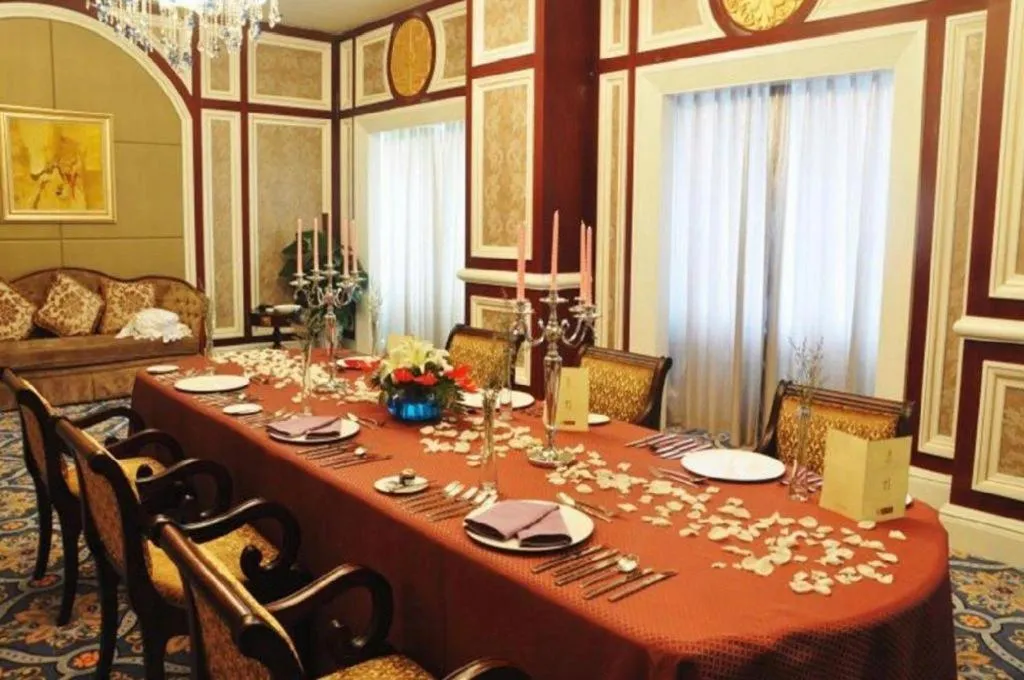 Zhengzhou Yiquan International Hotel