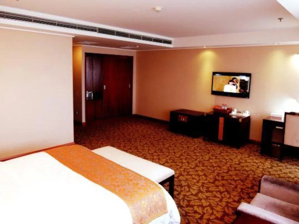 Bed in Jincheng Pacific Hotel