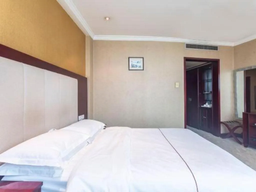Bed in Jincheng Pacific Hotel
