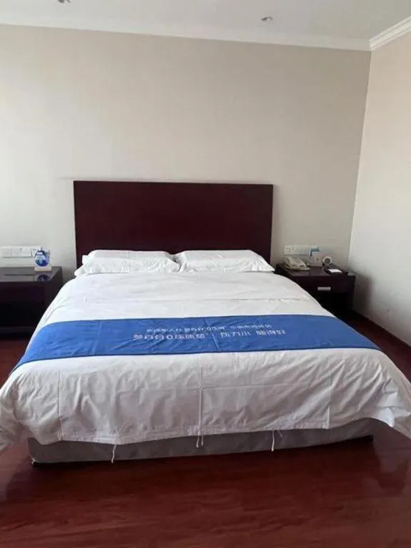 Bed in Jincheng Pacific Hotel